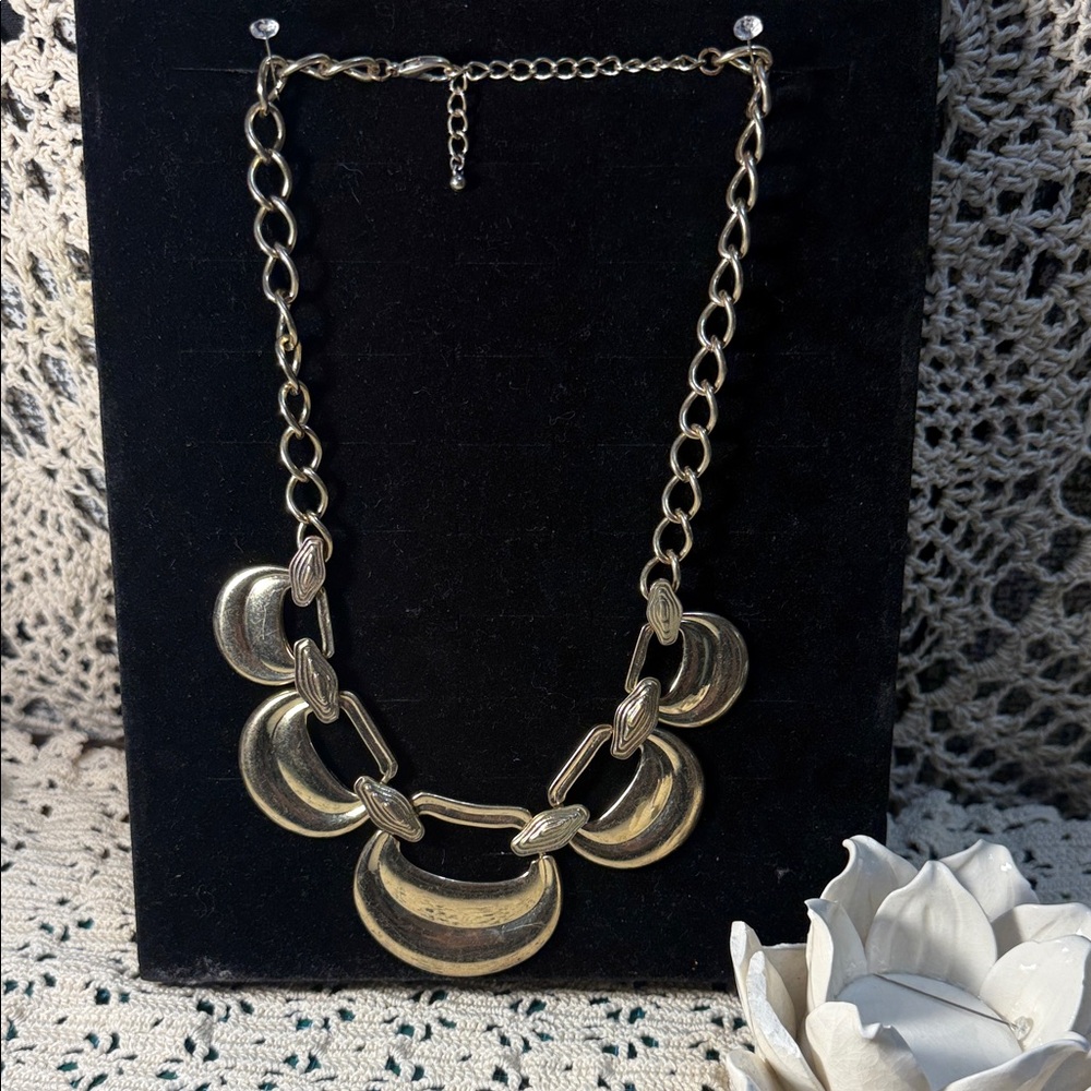 Elegant Gold Necklace